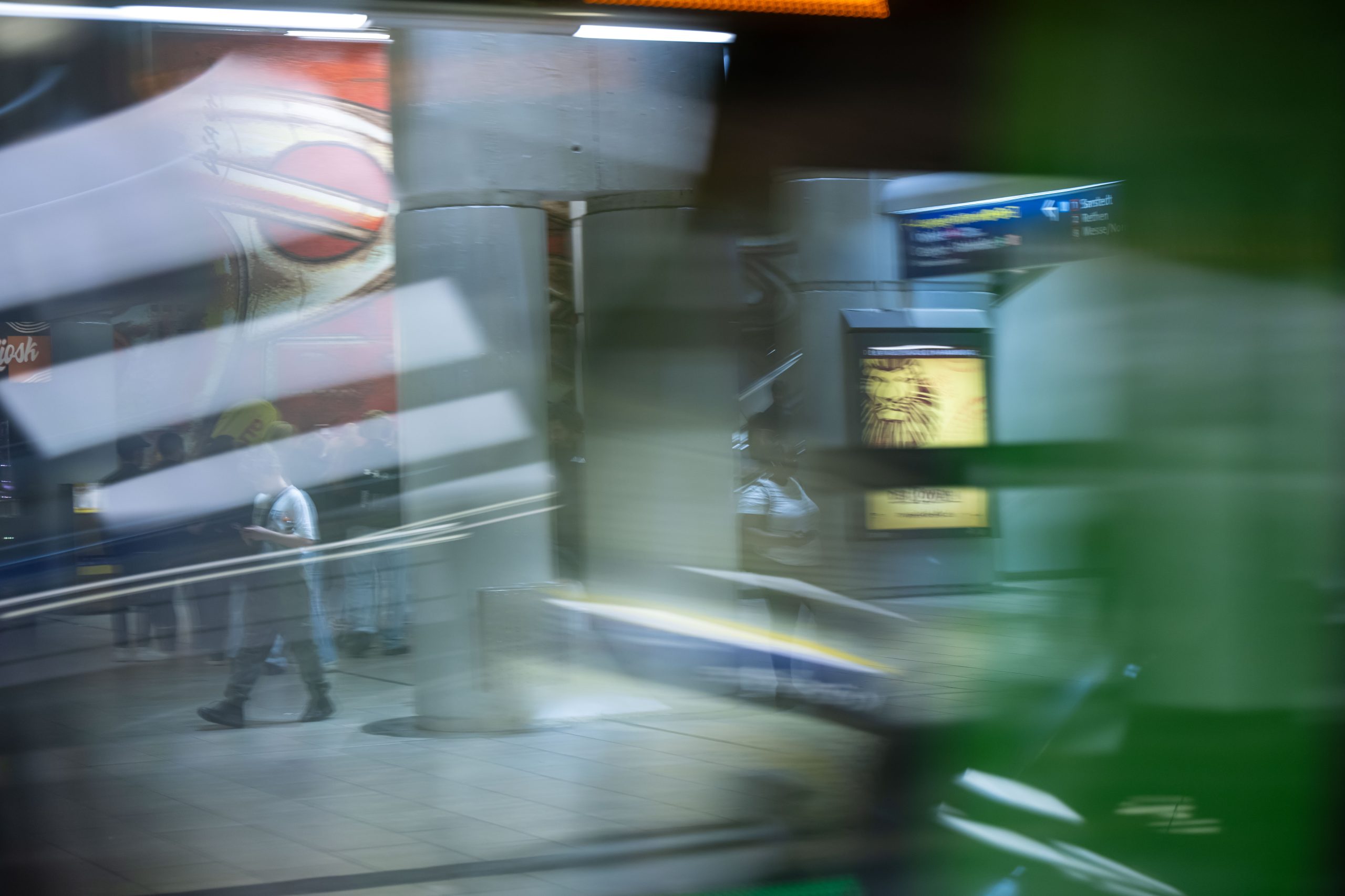 Bewegungsunschärfe in einer Straßenszene in Hannover
